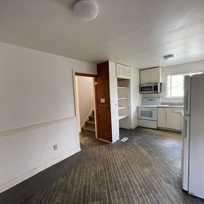 Photo - 4 Calderwood Dr Unit 1