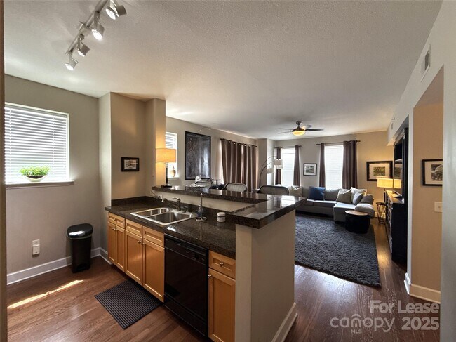 Photo - 1315 East Blvd Unit 531