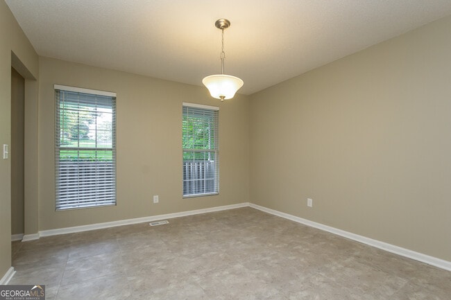 Photo - 278 Castleair Dr NE