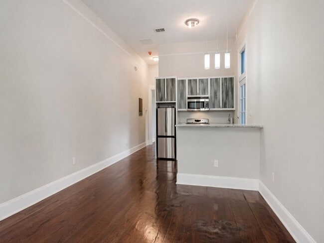 Photo - Fabulous 1BR 1BA Bungalow w/ Full Appliance Suite + In-Unit Laundry in New Orleans