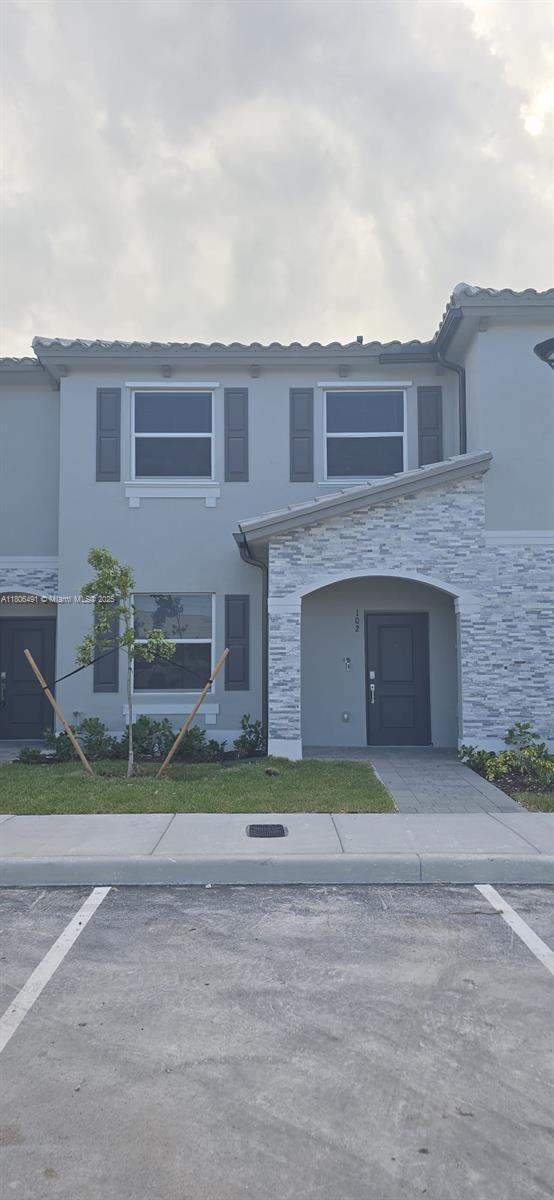Photo - 102 NW 11th Ct Casa Adosada