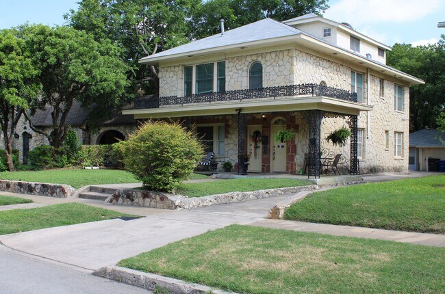 Photo - 311 E Rosewood Ave Unit 101