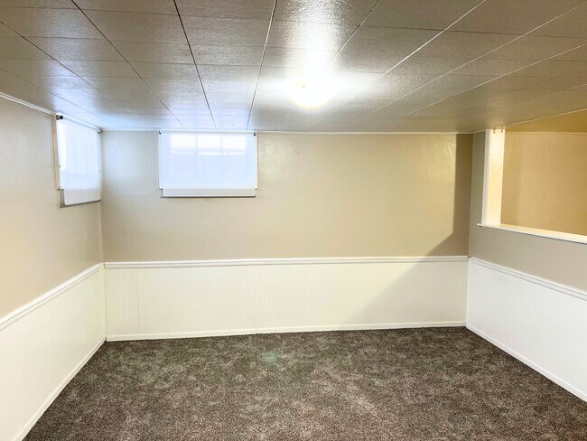 Living Room - 972 E 3385 S Unit B