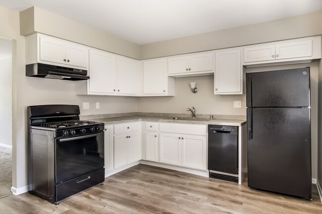 Photo - 240 W Newhall Ave Unidad 4