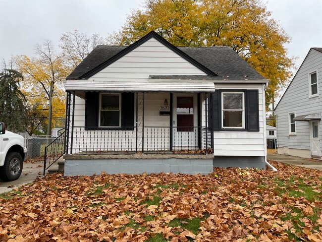 Building Photo - 3620 Monroe St