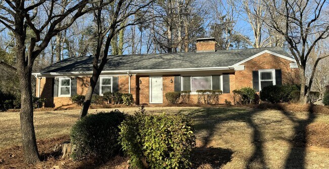 NW Updated Brick Ranch, LR, Den, Sunroom, ... - NW Updated Brick Ranch, LR, Den, Sunroom, ... House