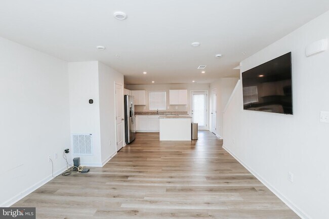 Photo - 118 Charlotte St