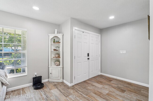 Photo - 591 Ponderosa St