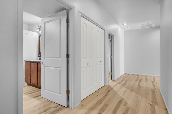 Photo - Riverside Suites
