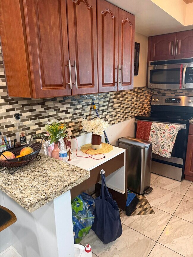 Photo - 2531 Barkley Dr W