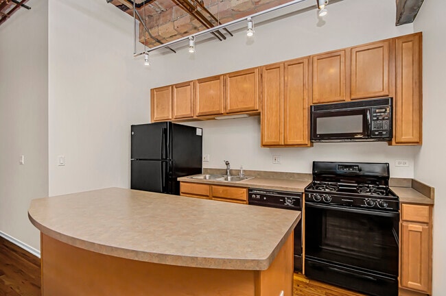 Photo - 1500 W Monroe St Unit 221