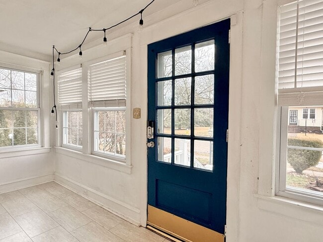 Photo - 7041 Harvey Ave