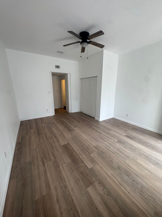 Photo - 839 S Jackson St Unit 1