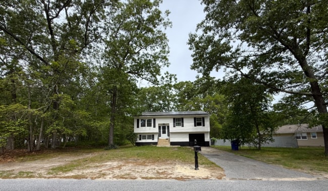 Photo - 6 Quail Run Rd House