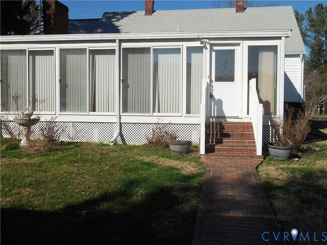 Photo - 1239 E Jack Jouett Rd