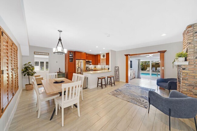 Photo - 401 NW 21st Ct