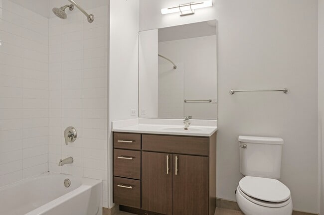 Photo - 163 W Superior St