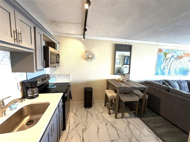 Photo - 51 Island Way Unit 705