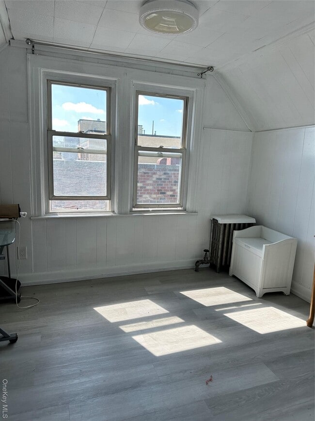 Photo - 77-02-77164 164th St Unit 3 Floor