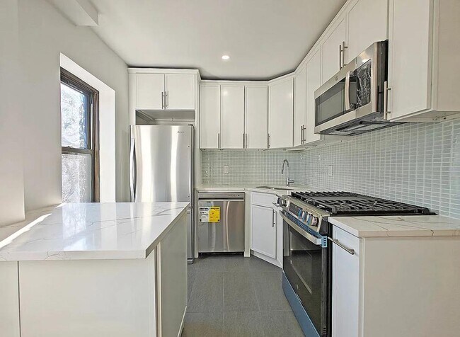 Photo - 27010 Grand Central Pkwy - APT 7D