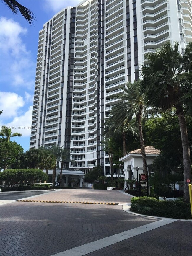 Building Photo - 21055 Yacht Club Dr Unit 1603