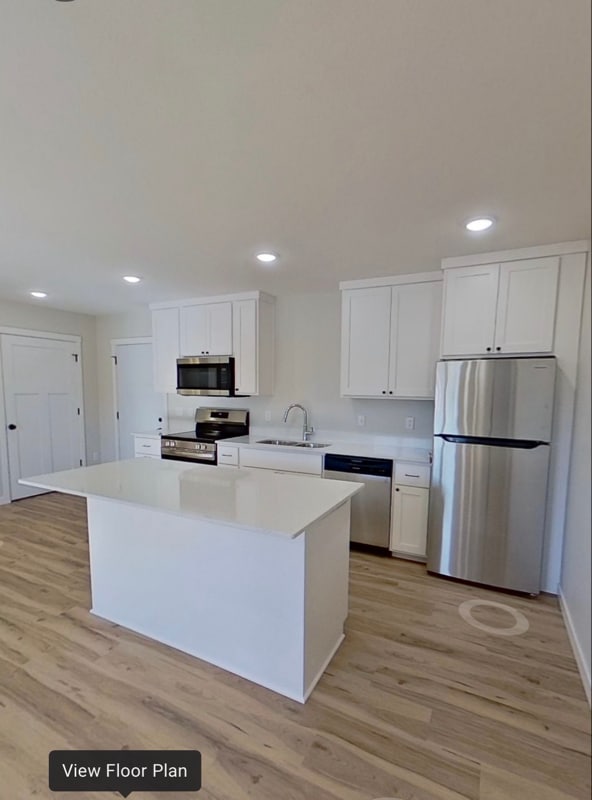 Photo - 104 8th Ave SW