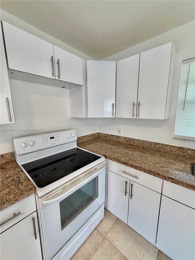 Photo - 4073 SW 52nd St Unit 1-2