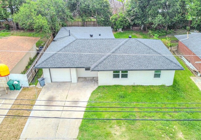 Building Photo - 2127 Strawberry Rd Rental