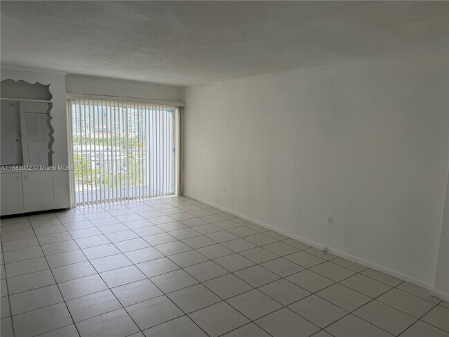 Photo - 400 Kings Point Dr Unidad 1227