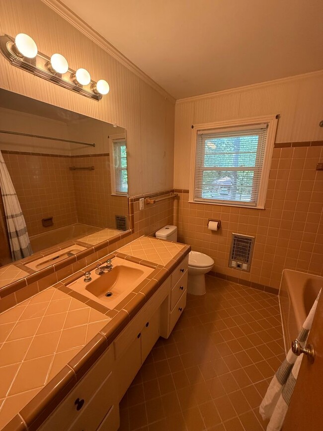 105 Lone Oak Dr