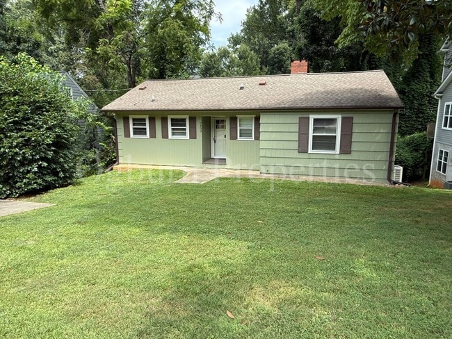 Building Photo - 2403 Lyndhurst Ave Rental