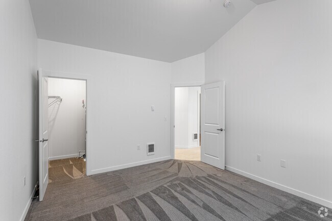 1BR, 1BA W/Den - 793SF