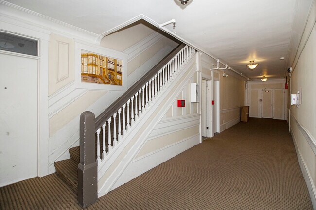 2737 Sutter