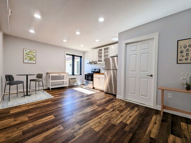 Photo - 413 Jefferson St