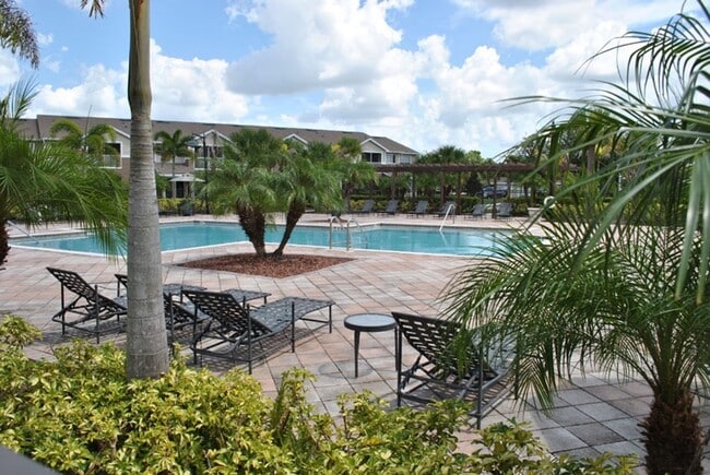 Building Photo - 7428 Vista Way Unit Village at Townpark #104
