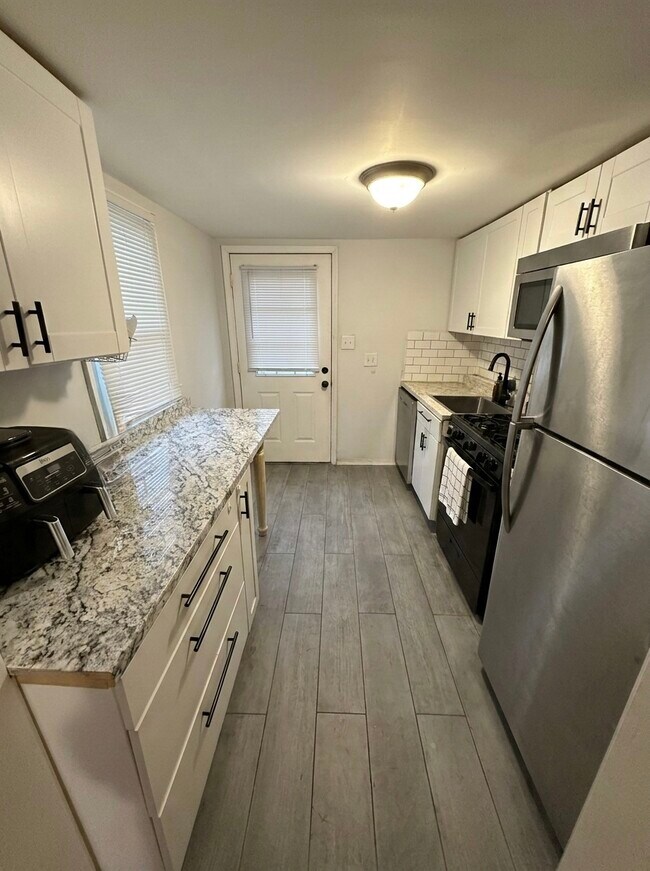 Photo - 3933 James St Unit 2nd Floor