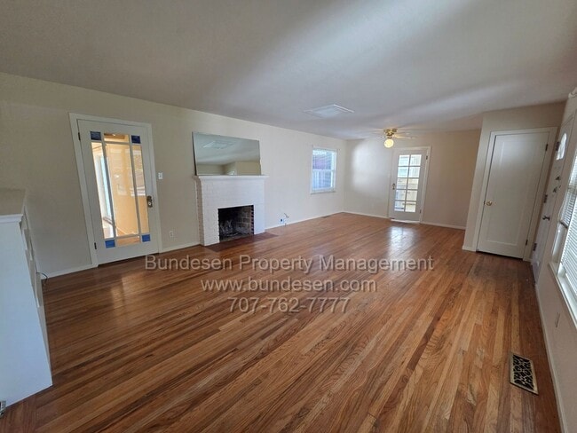 Photo - Charming home near Montgomery Village~  2bd/1ba, plus large bonus room~ 1397 sq ft home