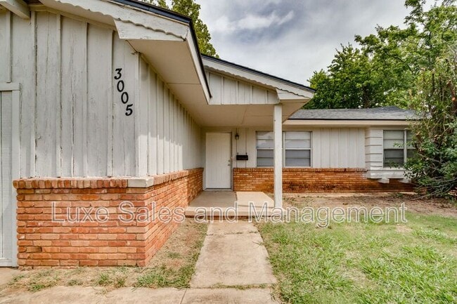 Photo - 3005 SW 52nd Pl