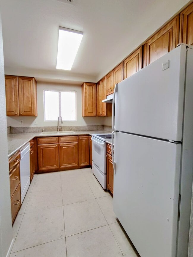 Photo - 6877 Tamarus St