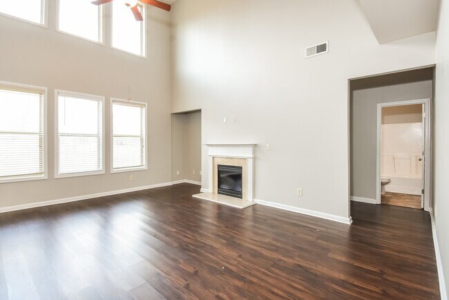 Photo - 192 Moorland Way NE