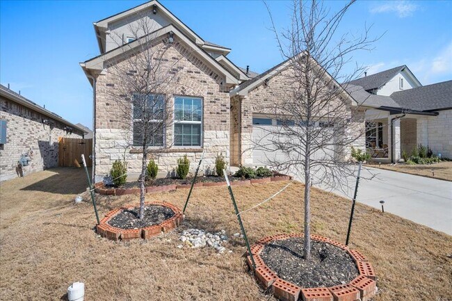 Photo - 420 Deerpath St