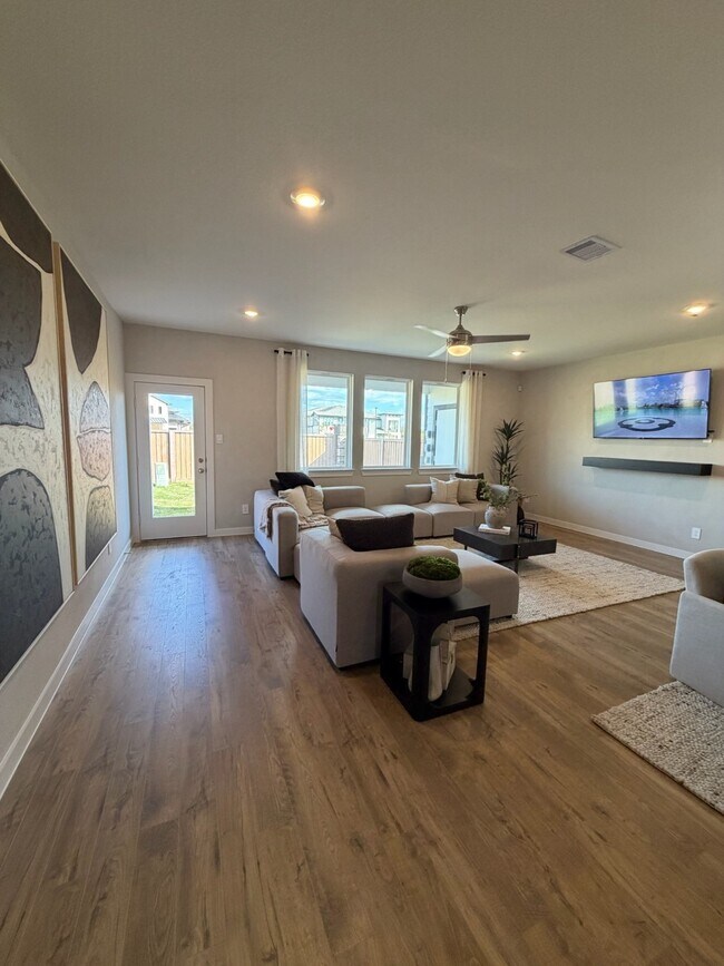 Photo - 3550 Blue Mockingbird St