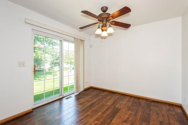 2341 Stoughton Cir