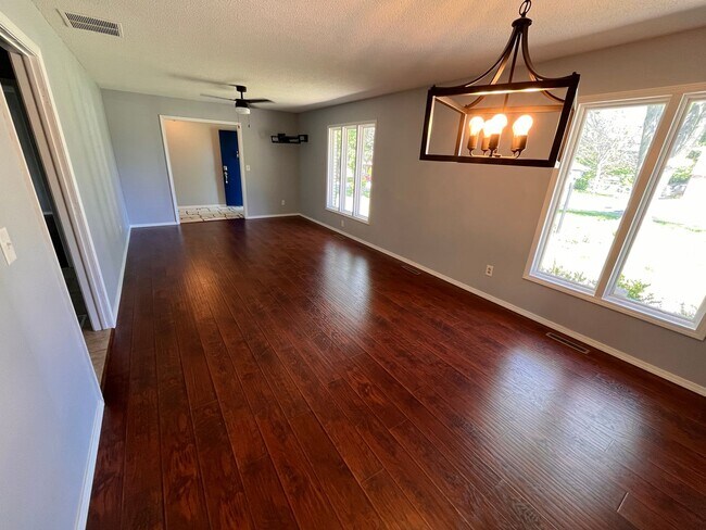 Photo - 3-Bed, 2-bath Luxury Southern Hills Designer Home!