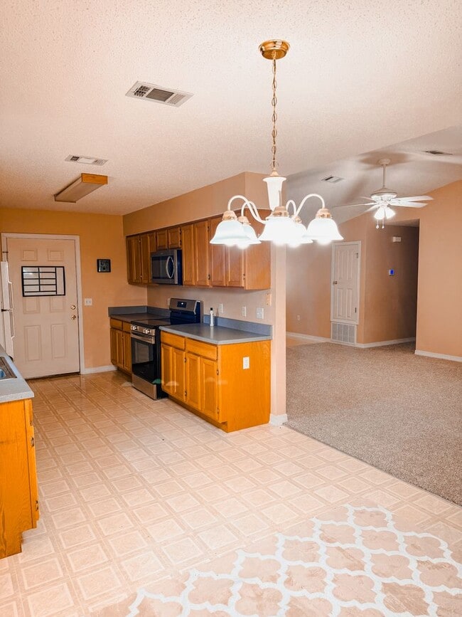 Photo - 223 Runnymeade Dr