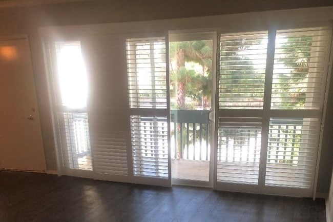 Balconey - 631 S Prospect Ave Unit 203