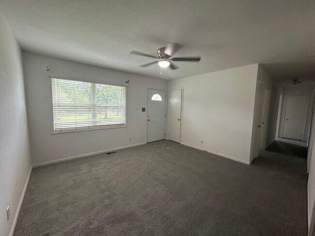 Photo - 270 Woodard Ave