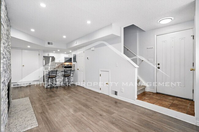 Photo - Charming Condo with Washer/Dryer and Mount... Unit 209