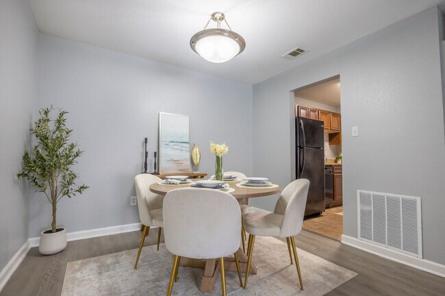 EDXTENDED SPACE FOR DINING