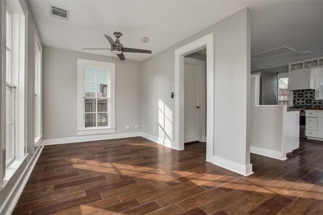 Photo - 4500 Avenue H